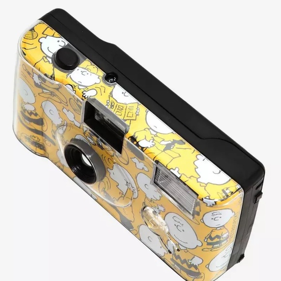 Sale! Retrospekt Peanuts Charlie Brown 35MM Camera and carrying bag set New! - Picture 5 of 10